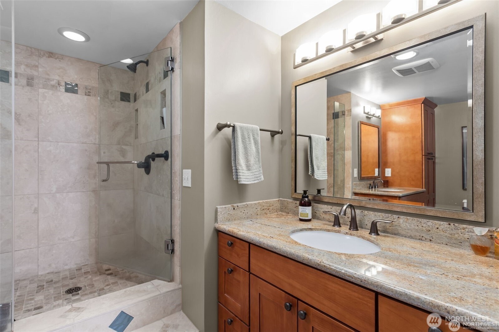 2201 3rd Avenue #2301, Seattle, WA 98121