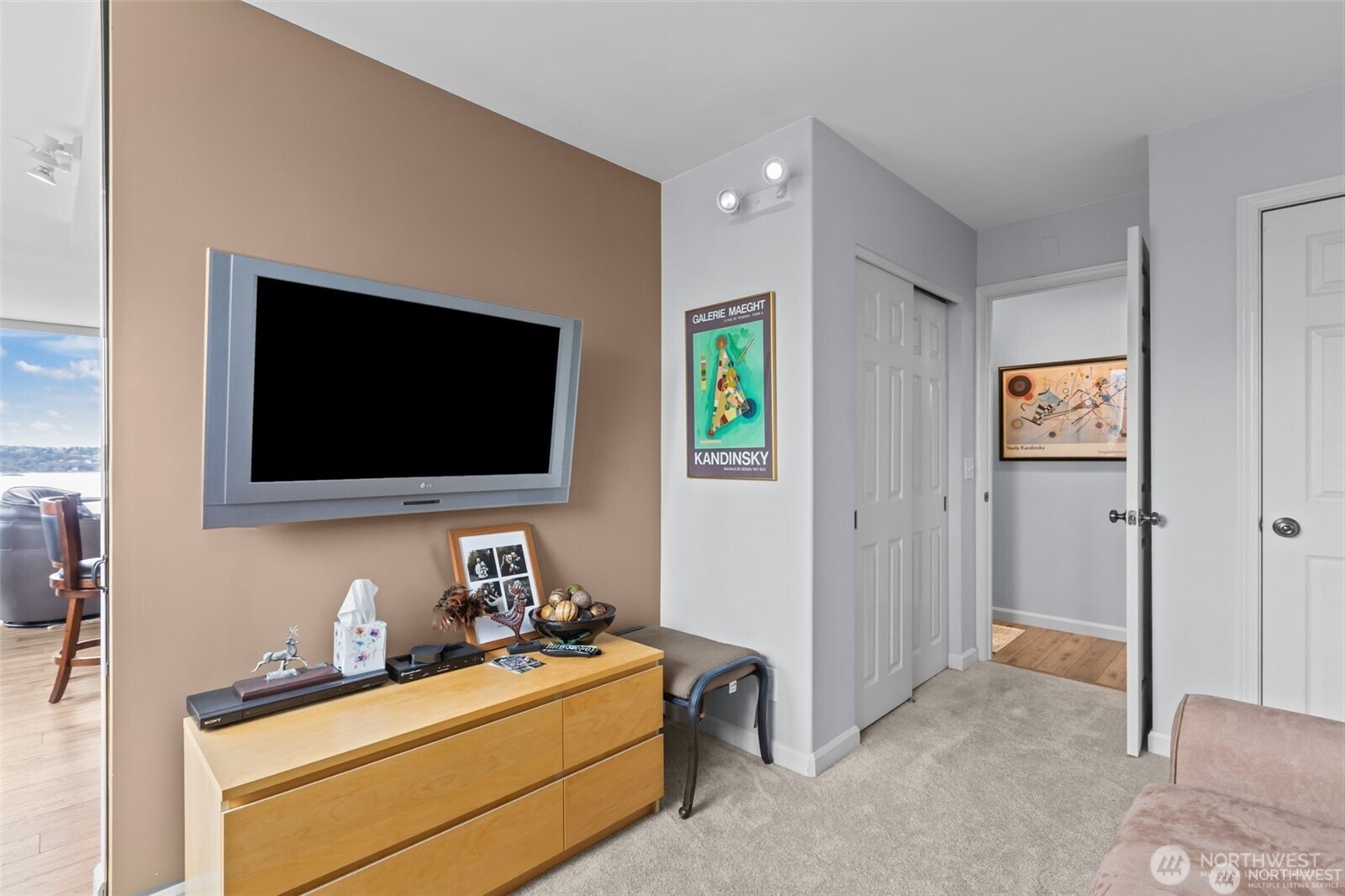 2201 3rd Avenue #2301, Seattle, WA 98121