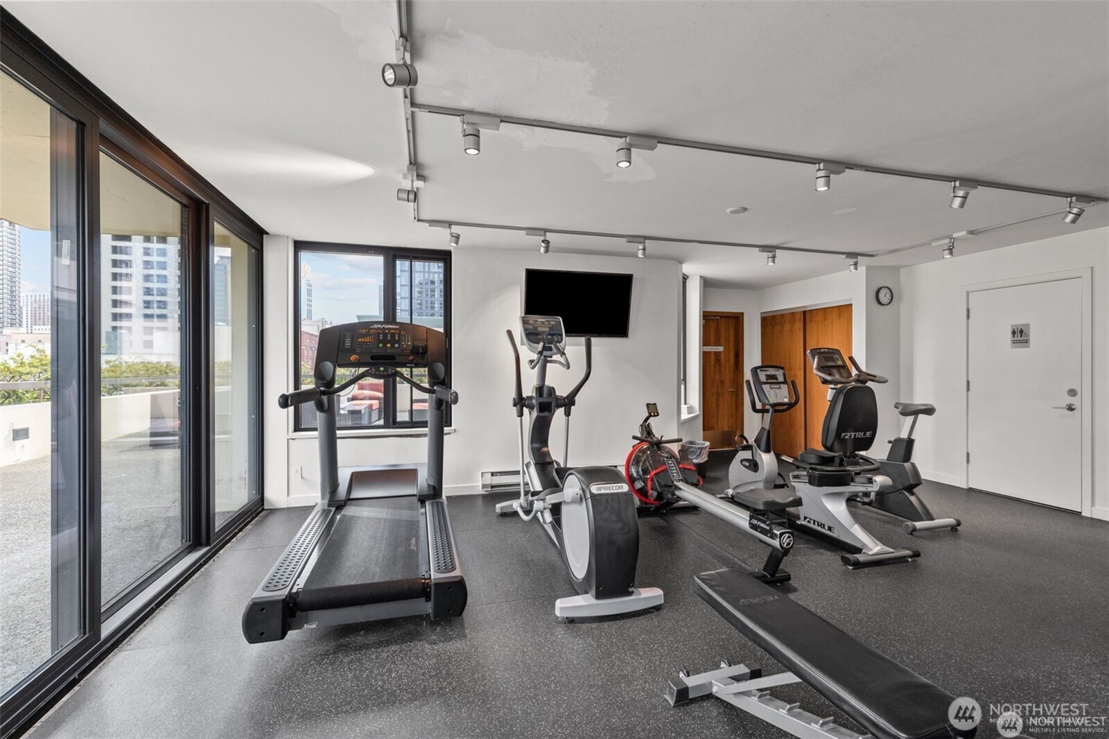 2201 3rd Avenue #2301, Seattle, WA 98121