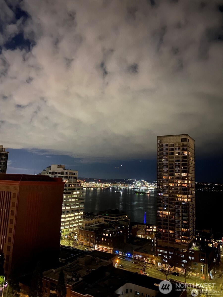 2201 3rd Avenue #2301, Seattle, WA 98121