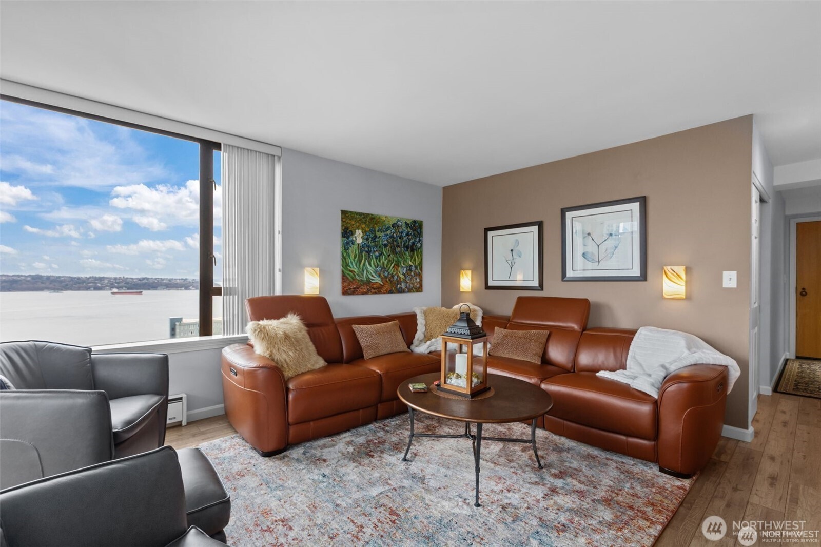 2201 3rd Avenue #2301, Seattle, WA 98121