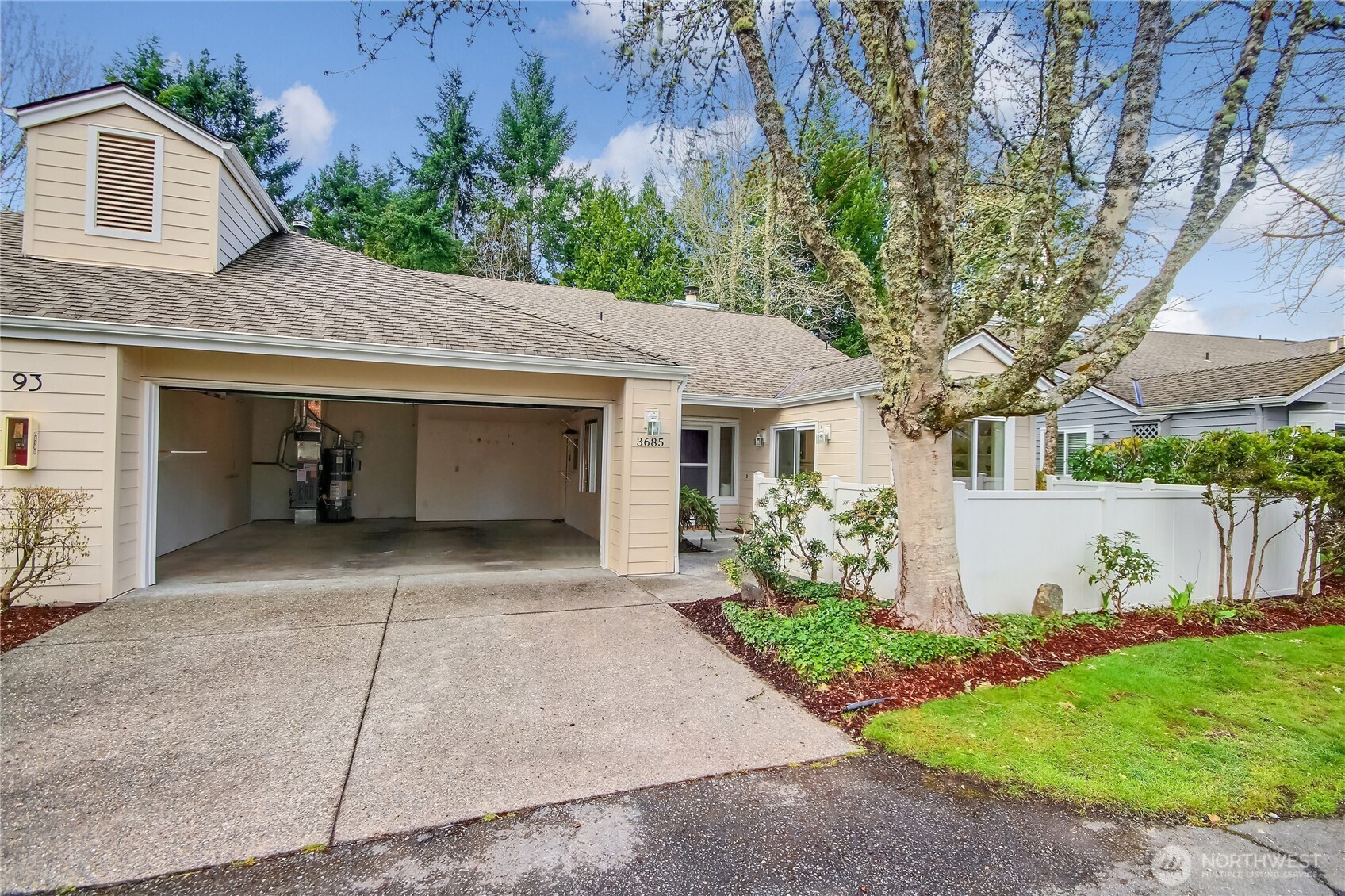 3685 224th Place SE #1343, Issaquah, WA 98029-6246