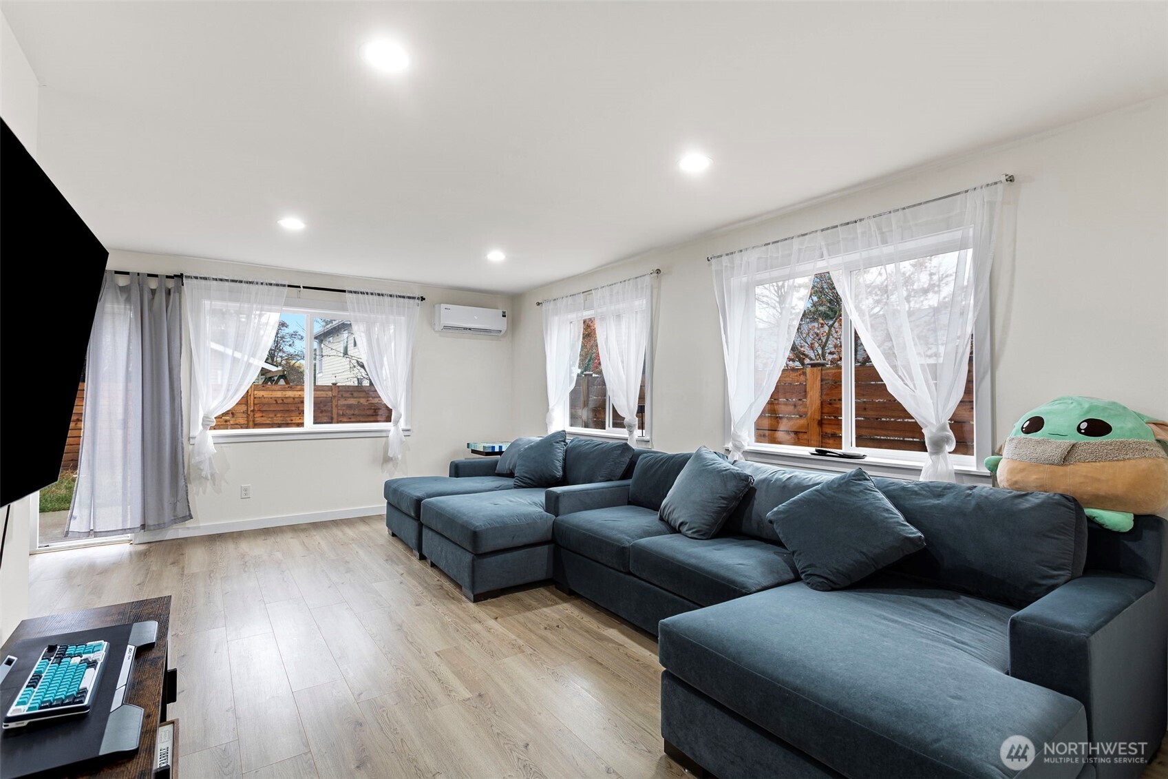 10615 2nd Place SW, Seattle, WA 98146