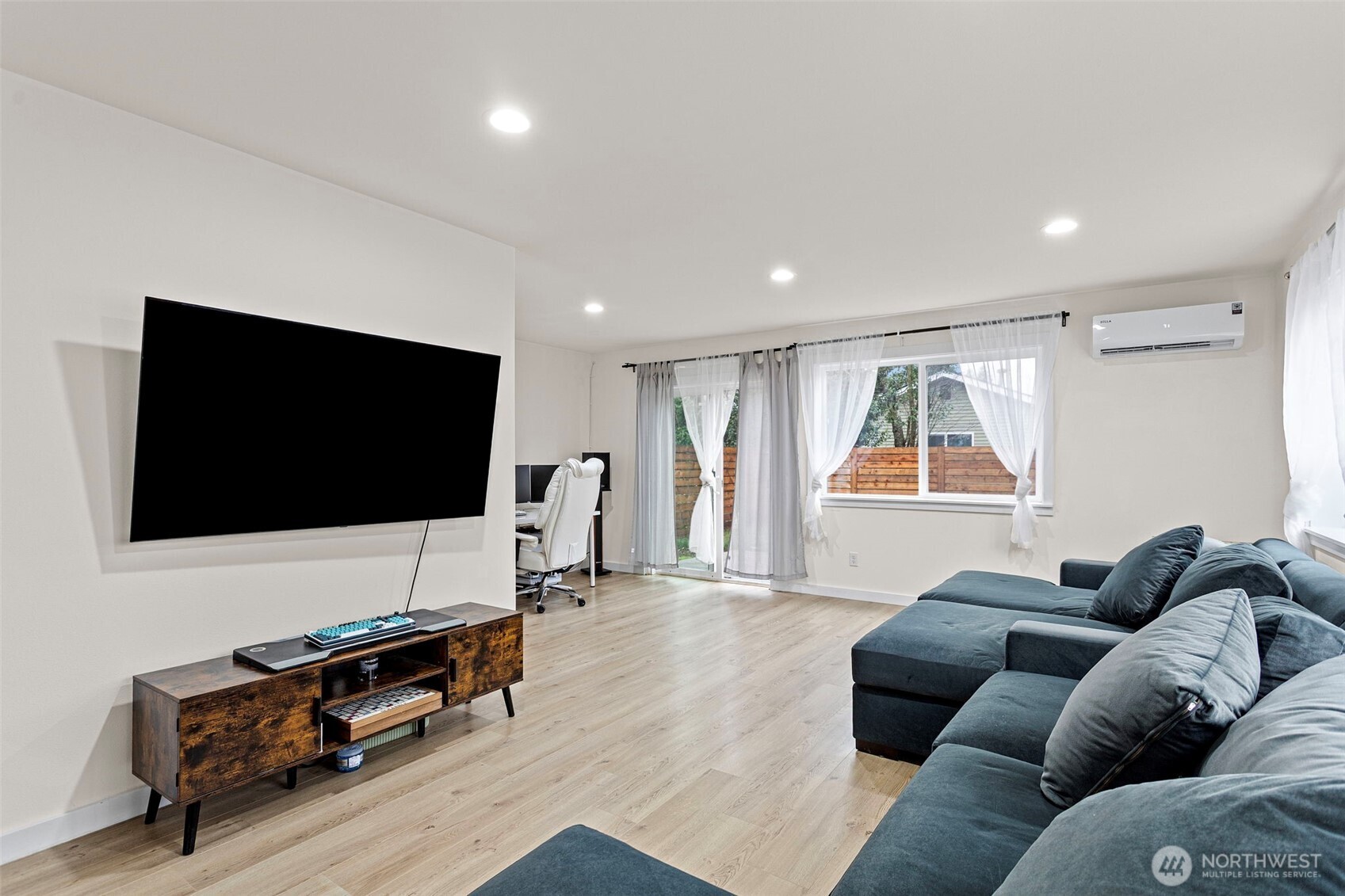 10615 2nd Place SW, Seattle, WA 98146