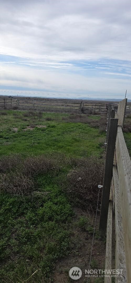 5200 NW N Frontage Road W, Ephrata, WA 98823