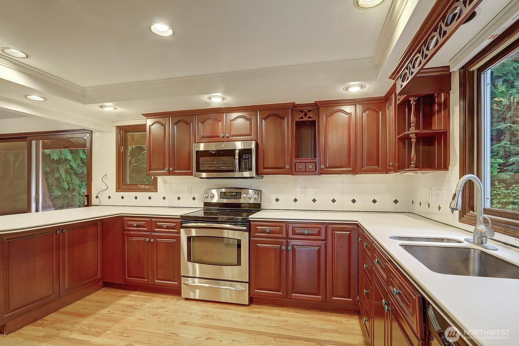 2668 E Lake Sammamish Parkway NE, Sammamish, WA 98074