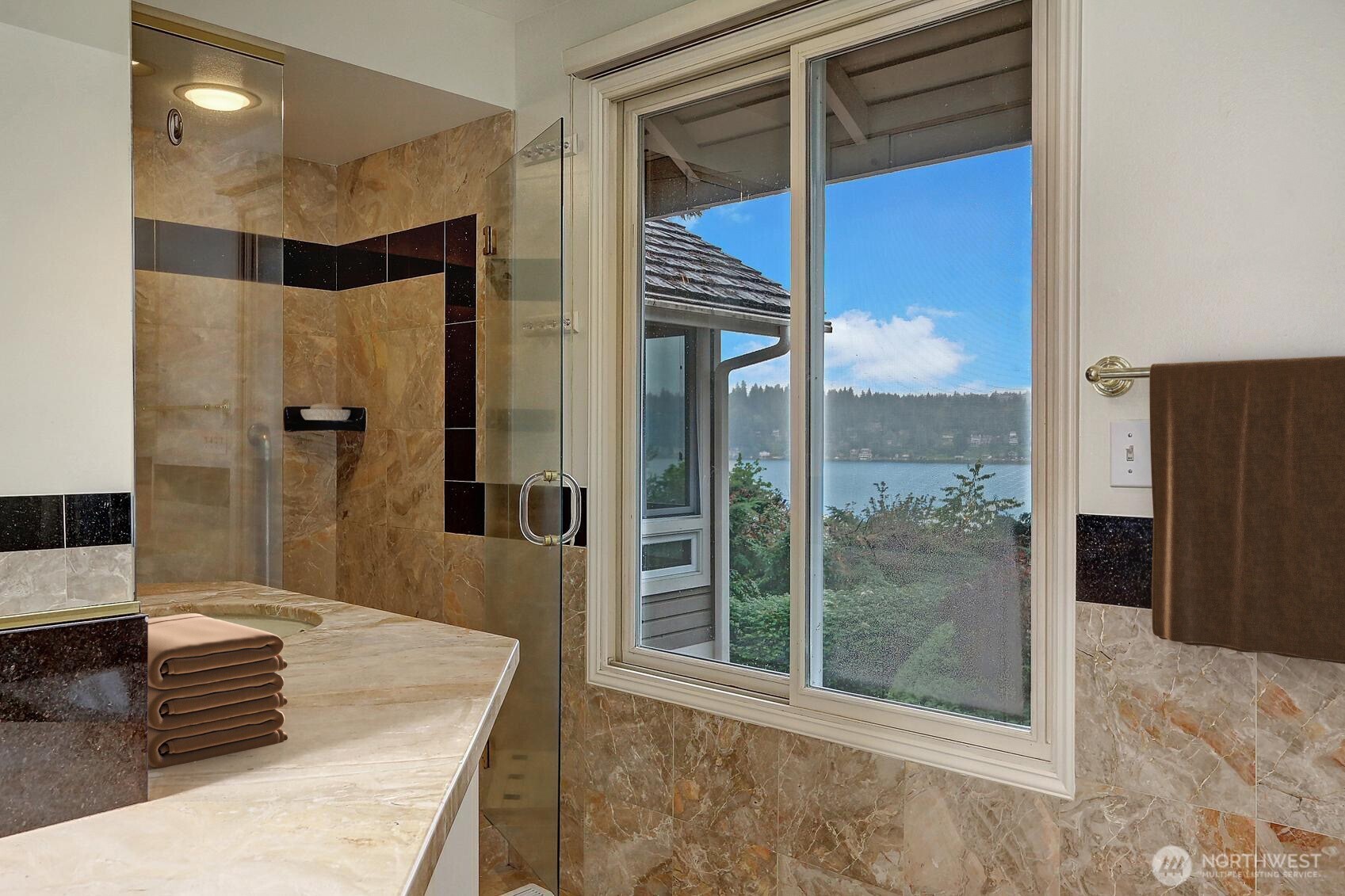 2668 E Lake Sammamish Parkway NE, Sammamish, WA 98074