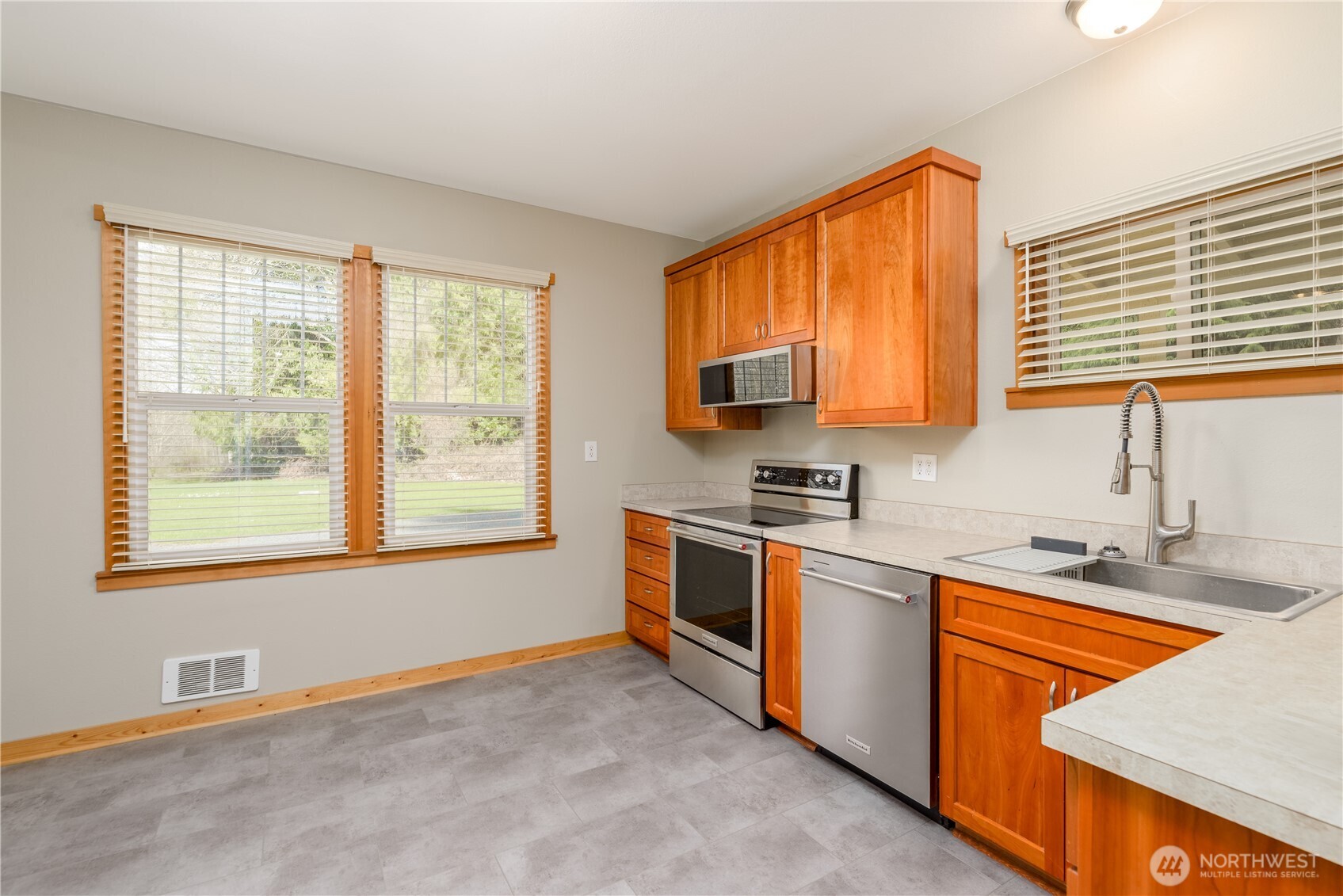 903 S Valley Street , Port Angeles, WA 98362