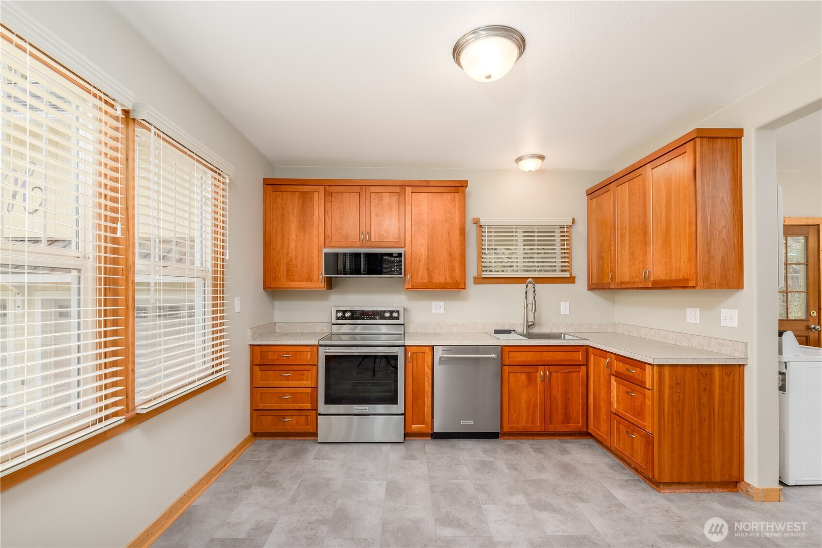 903 S Valley Street , Port Angeles, WA 98362