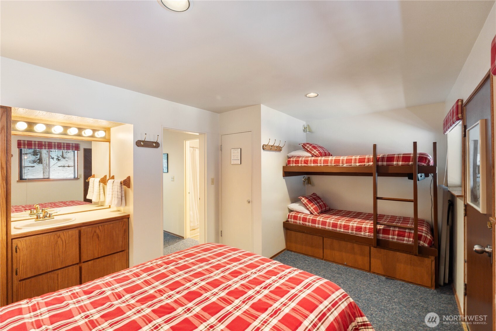 33613 E Crystal Mountain Boulevard #524, Enumclaw, WA 98022