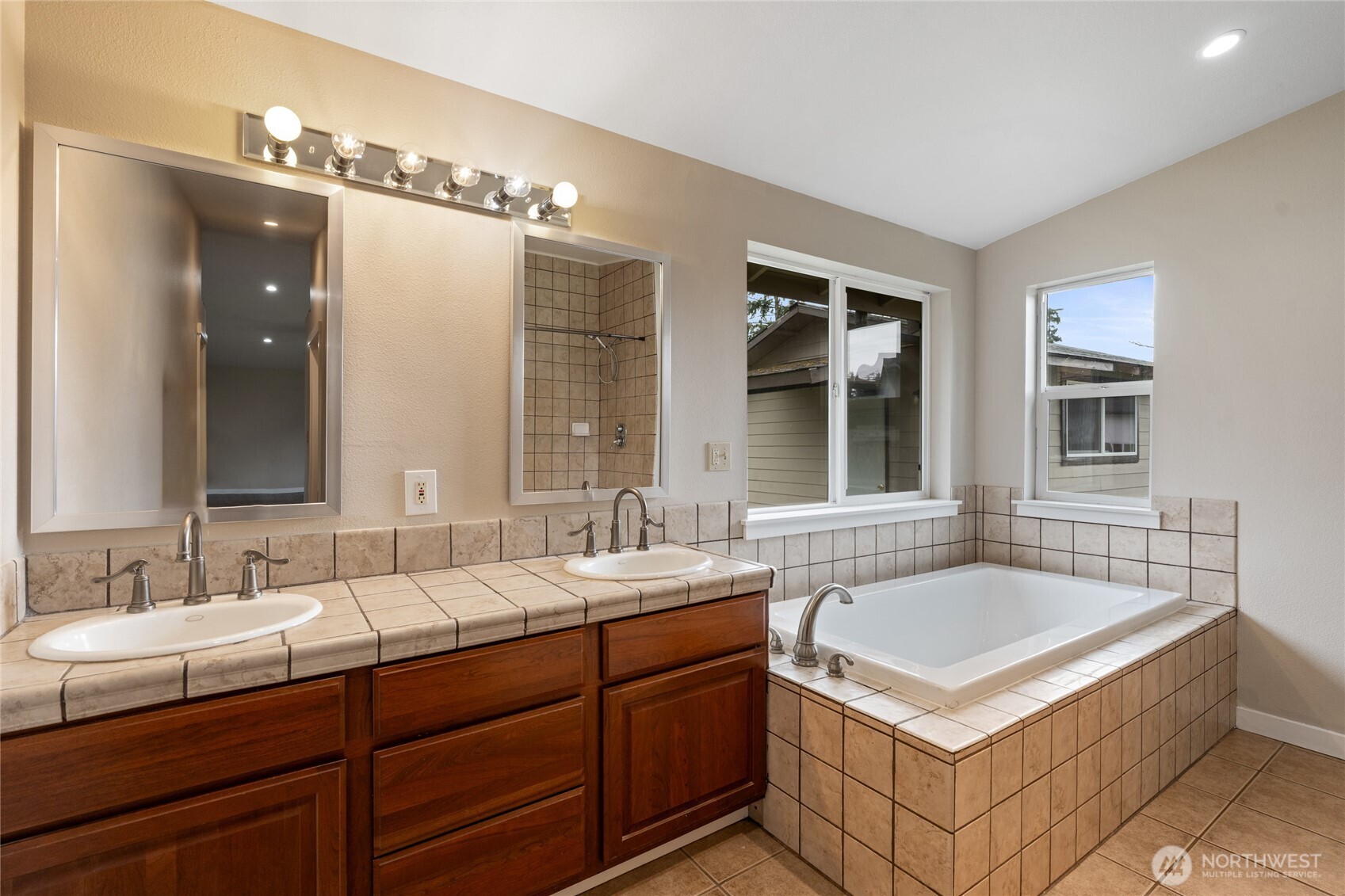 6408 366th Street Ct E , Eatonville, WA 98328