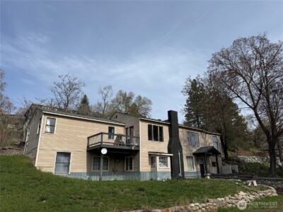 649 5th Avenue N, Okanogan, WA 98840 - Photo 1