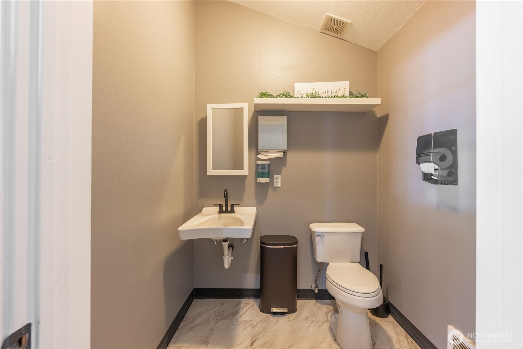 1101 N National Avenue , Chehalis, WA 98532