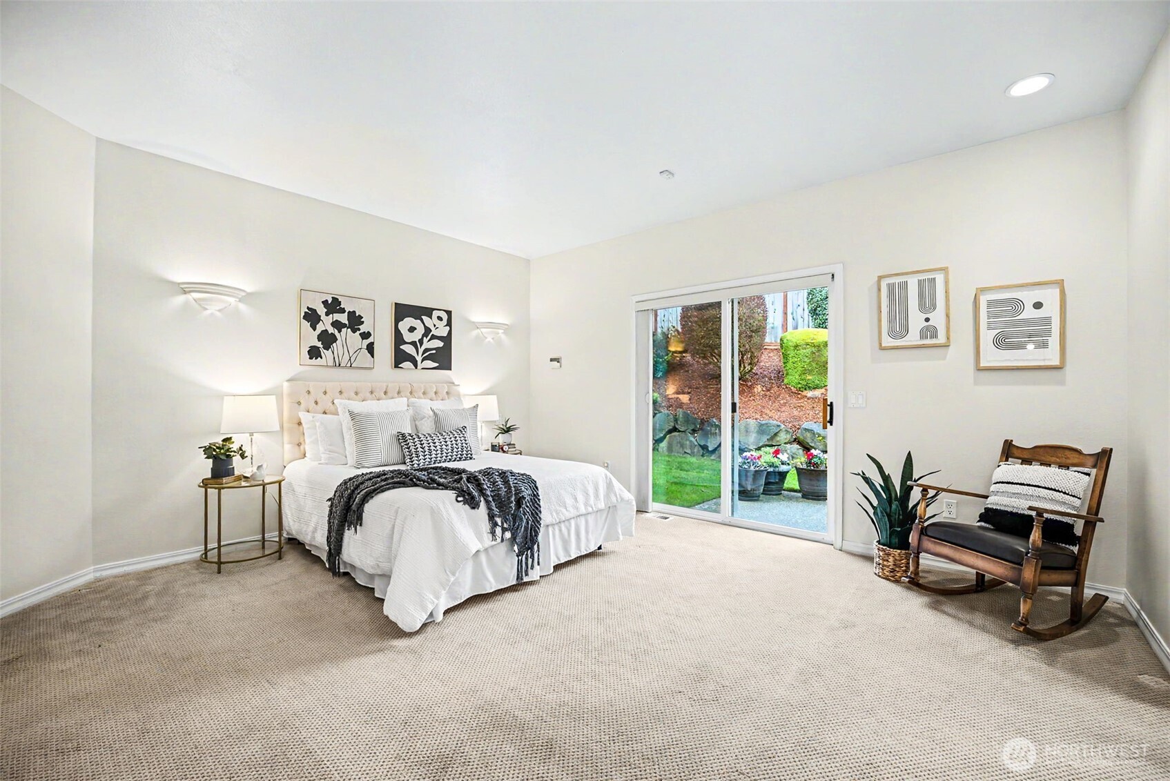 1860 Hillside Drive NE, Tacoma, WA 98422