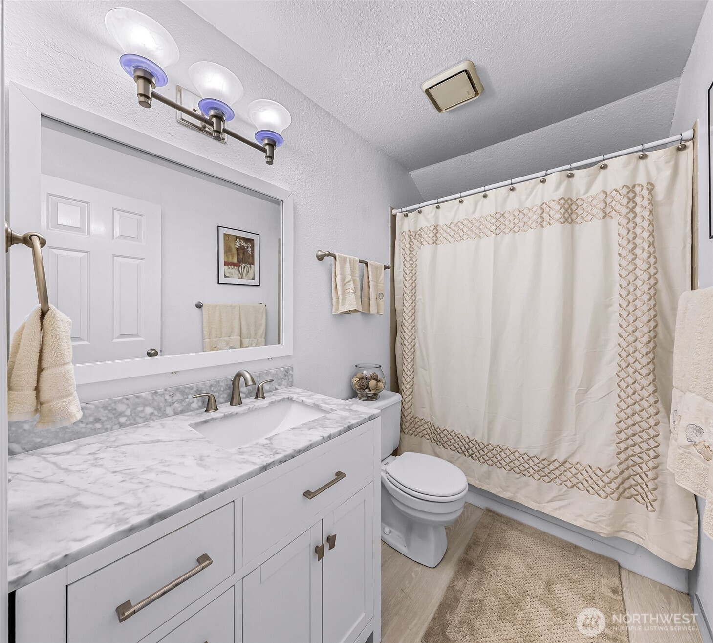 20714 NE 43rd Street , Sammamish, WA 98074