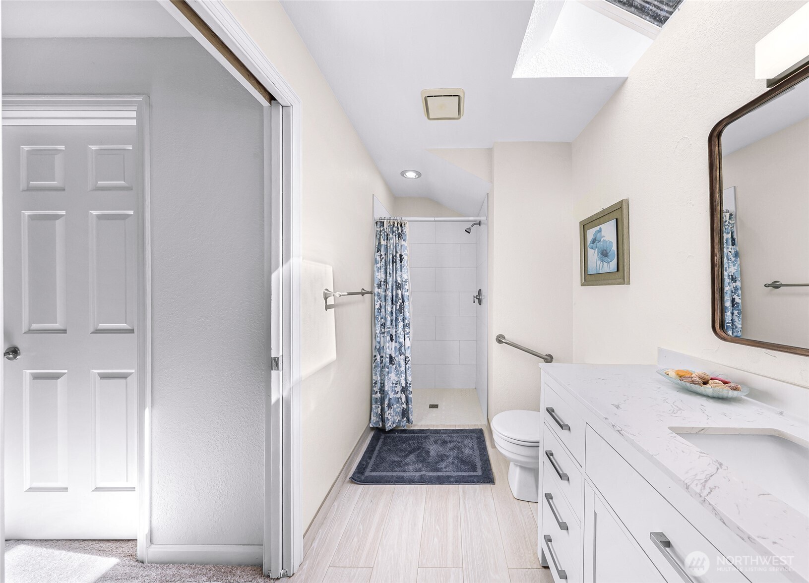 20714 NE 43rd Street , Sammamish, WA 98074