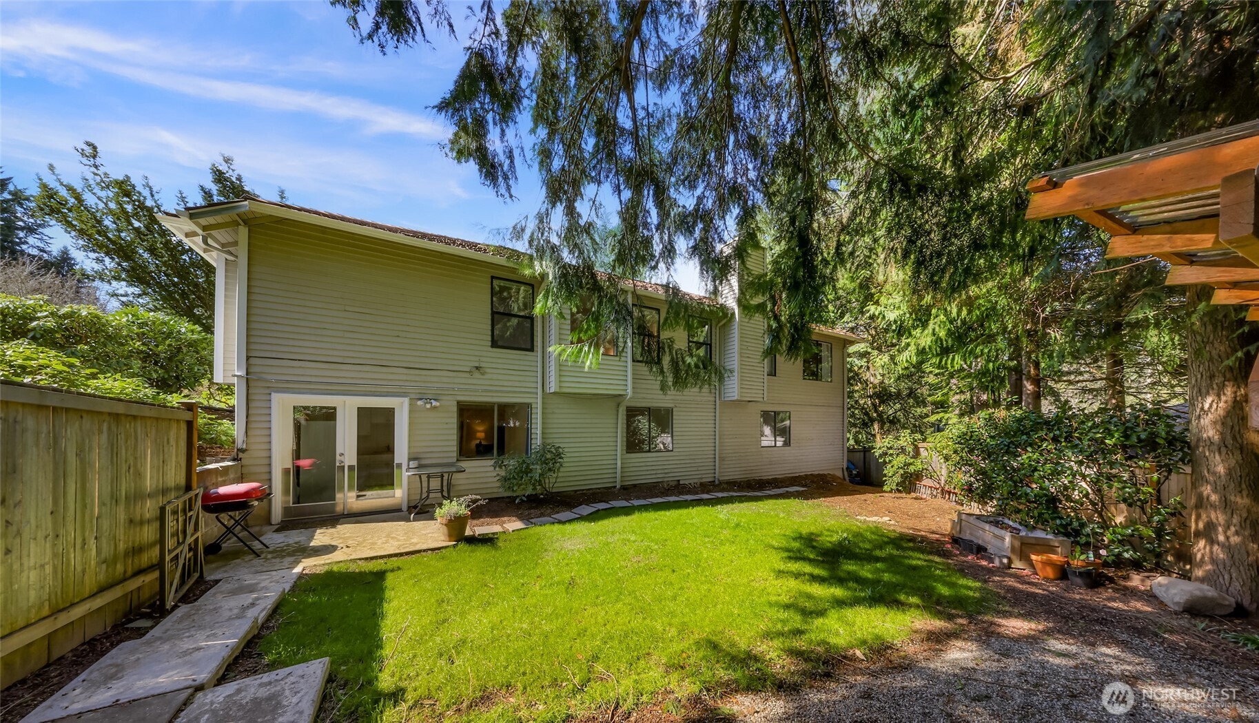 20714 NE 43rd Street , Sammamish, WA 98074