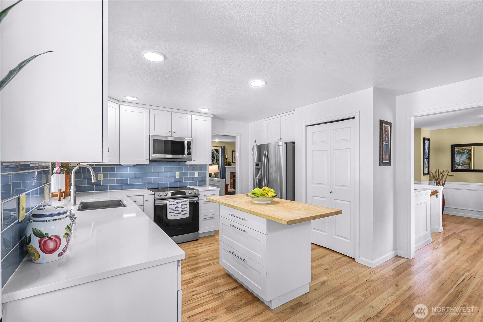 20714 NE 43rd Street , Sammamish, WA 98074