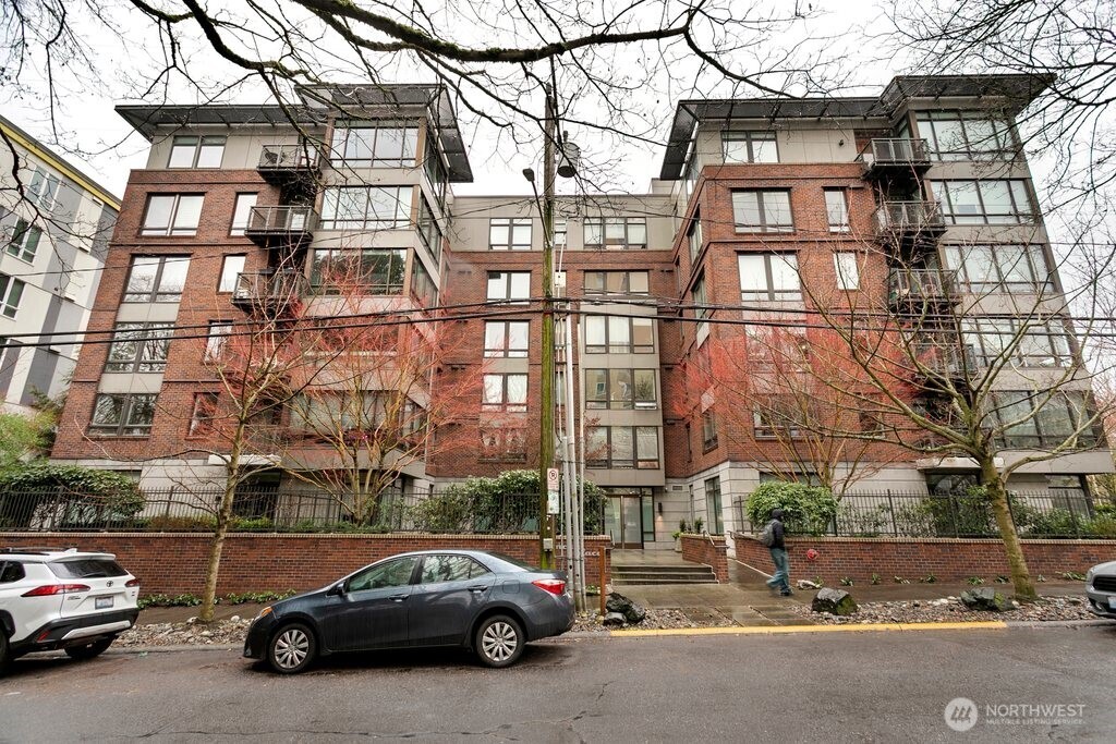 4547 8th Avenue NE #508, Seattle, WA 98105