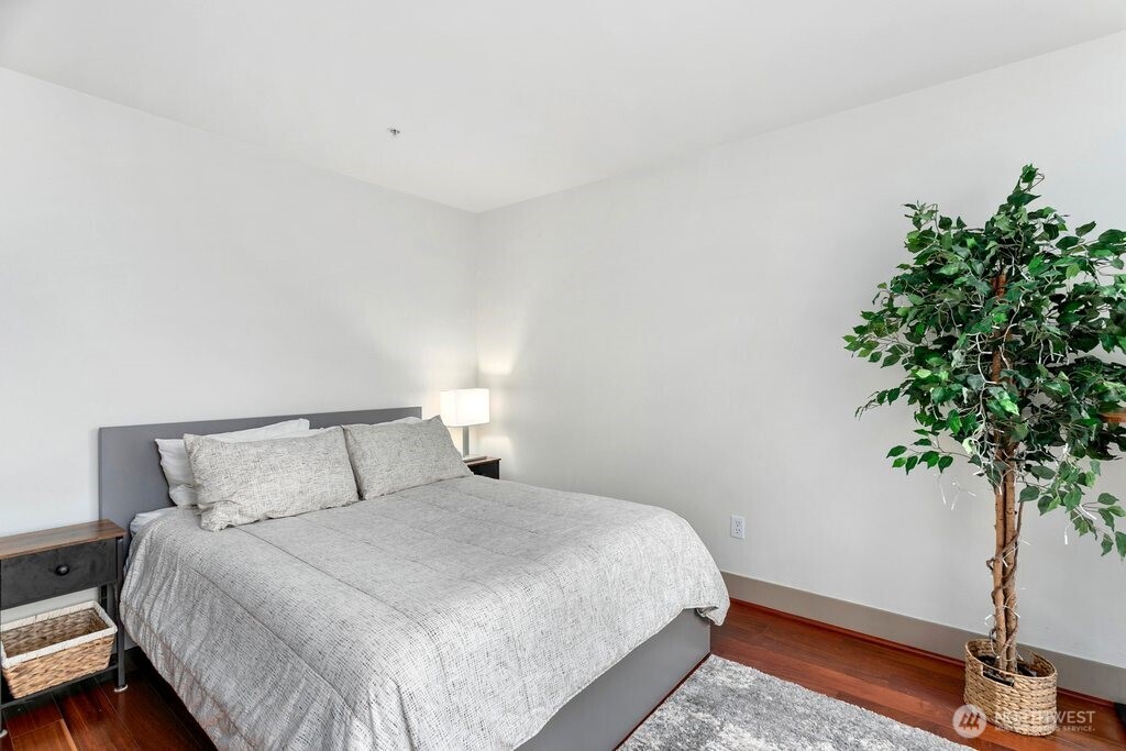 4547 8th Avenue NE #508, Seattle, WA 98105