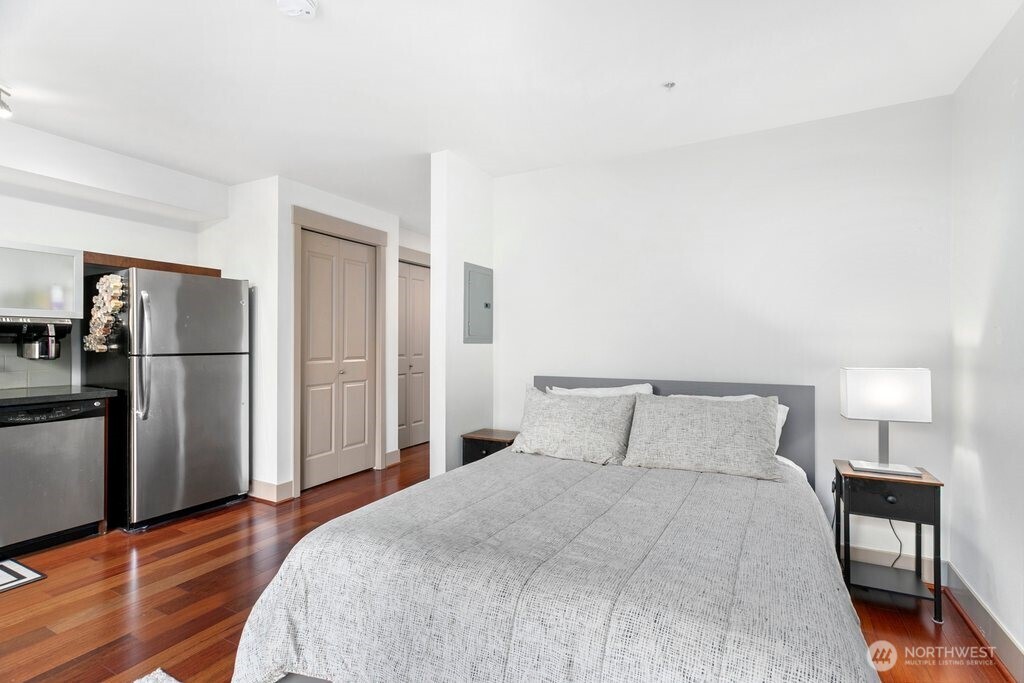 4547 8th Avenue NE #508, Seattle, WA 98105