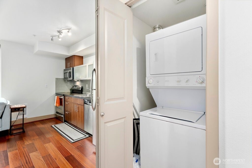 4547 8th Avenue NE #508, Seattle, WA 98105