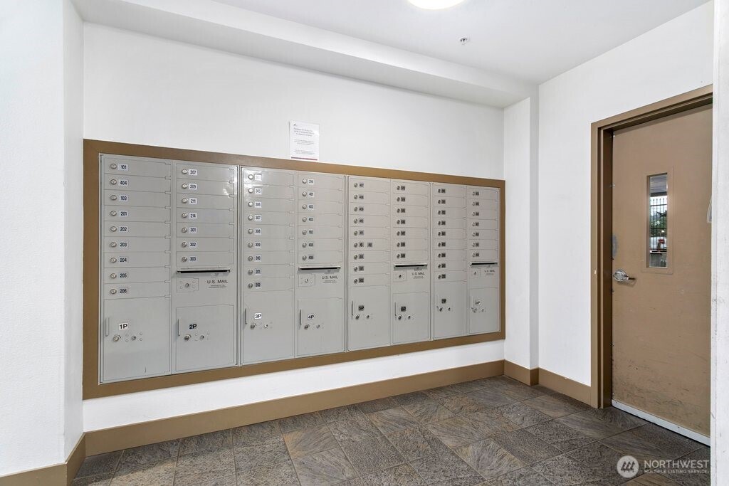 4547 8th Avenue NE #508, Seattle, WA 98105