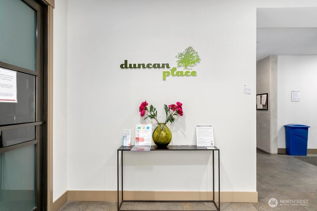 4547 8th Avenue NE #508, Seattle, WA 98105