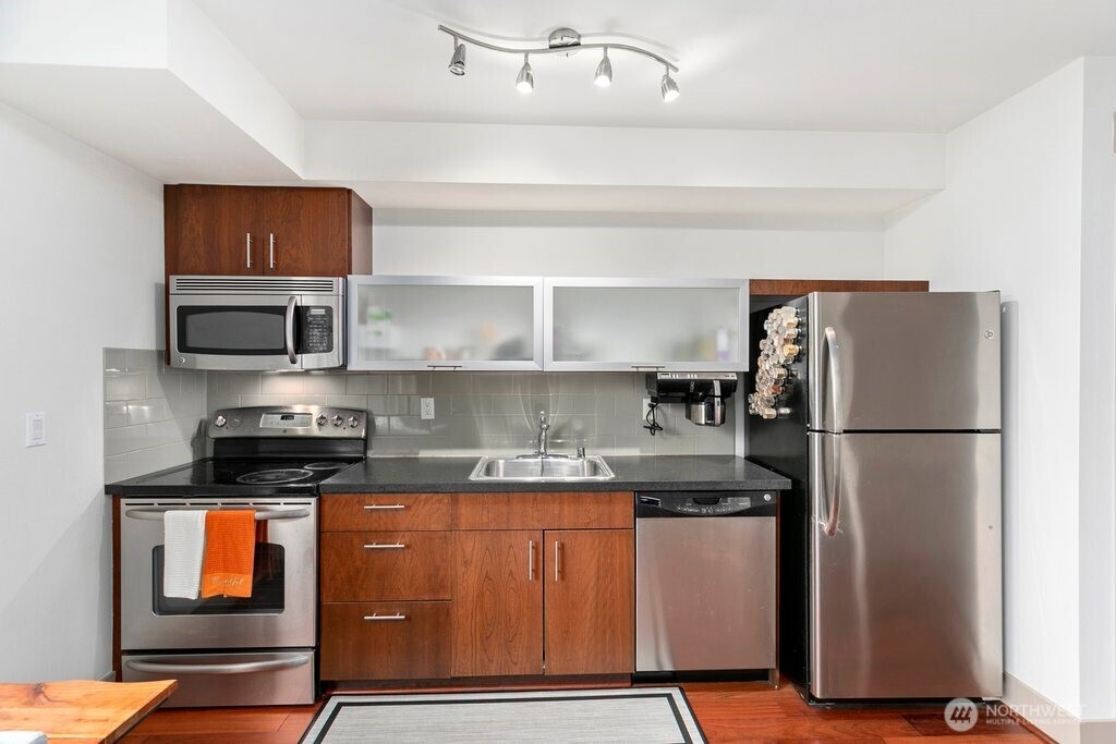 4547 8th Avenue NE #508, Seattle, WA 98105