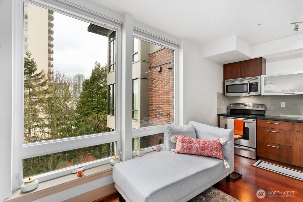 4547 8th Avenue NE #508, Seattle, WA 98105