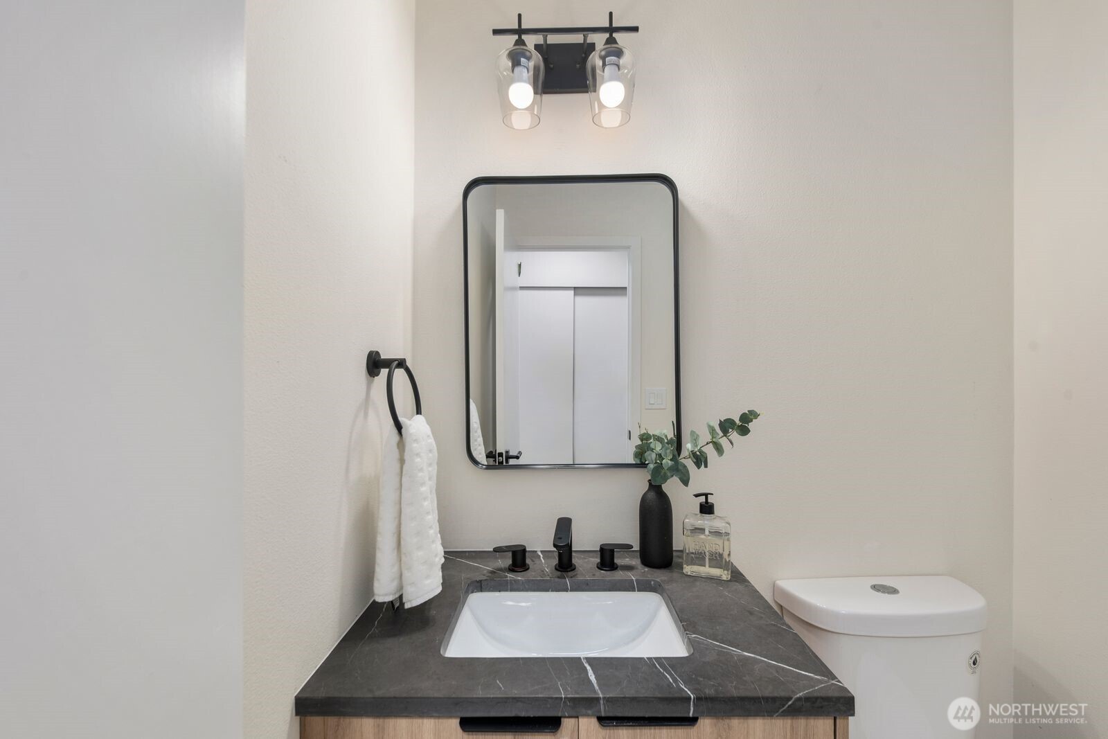 1182 SE Irish Court , Port Orchard, WA 98367-9655