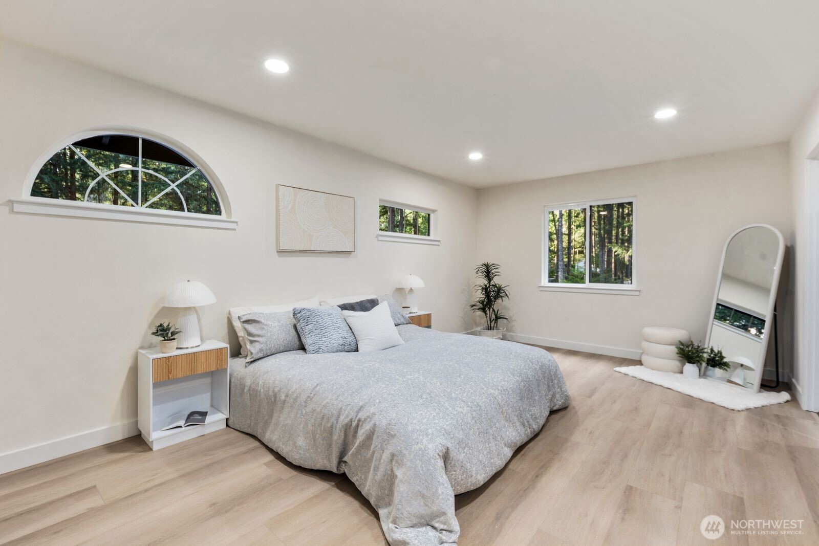 1182 SE Irish Court , Port Orchard, WA 98367-9655