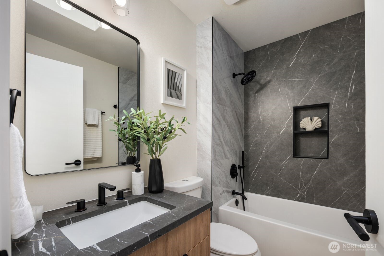 1182 SE Irish Court , Port Orchard, WA 98367-9655