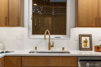 8508 1st Avenue NE, Seattle, WA 98115 - Photo 13