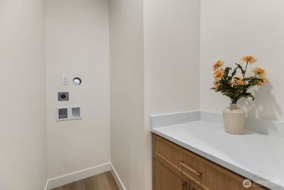 8508 1st Avenue NE, Seattle, WA 98115 - Photo 17