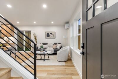 8508 1st Avenue NE, Seattle, WA 98115 - Photo 2