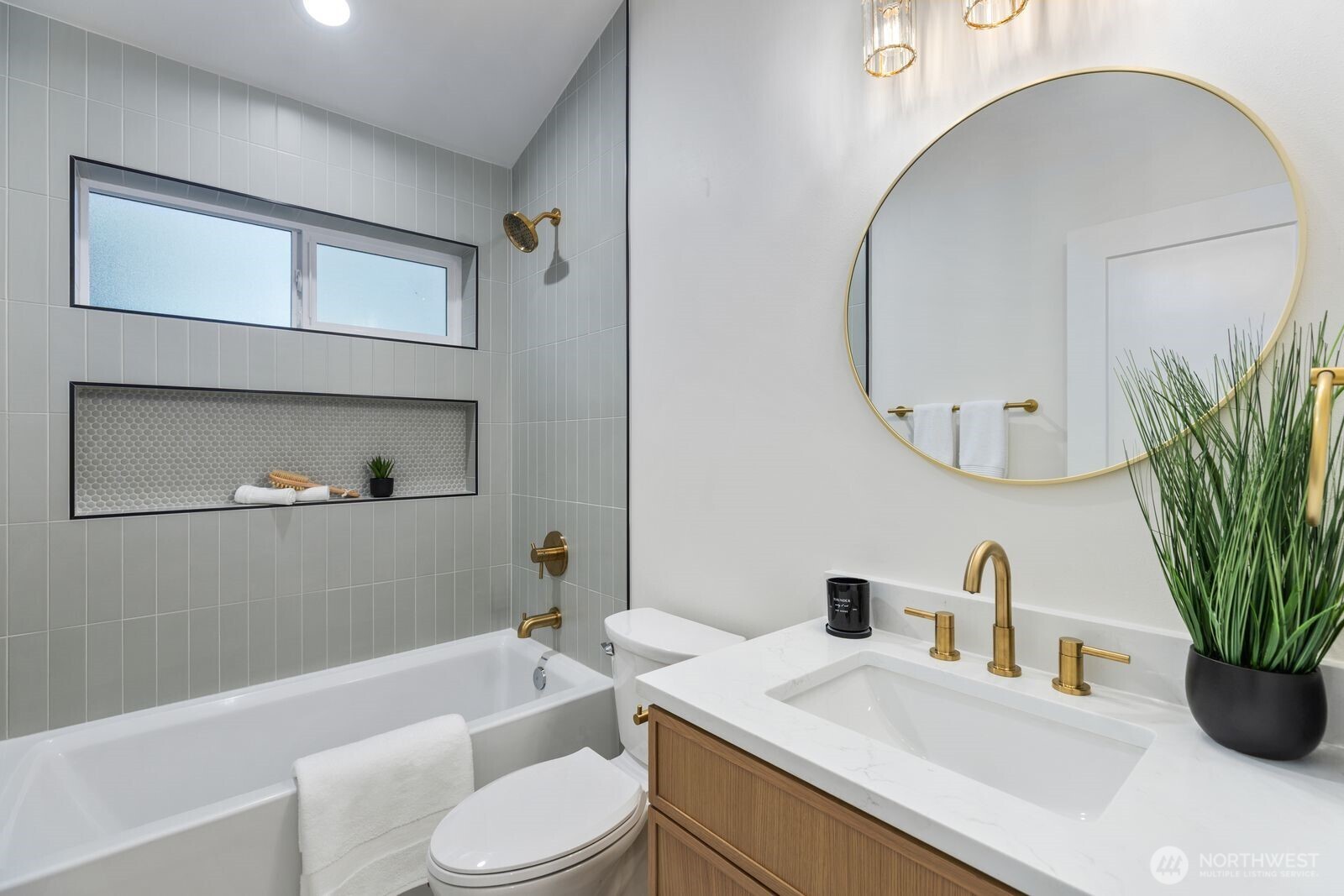 8508 1st Avenue NE, Seattle, WA 98115