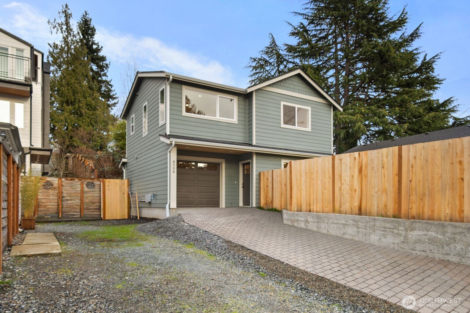 8508 1st Avenue NE, Seattle, WA 98115