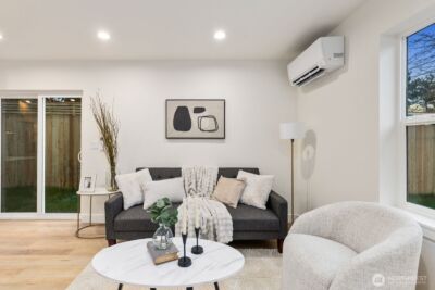 8508 1st Avenue NE, Seattle, WA 98115 - Photo 4