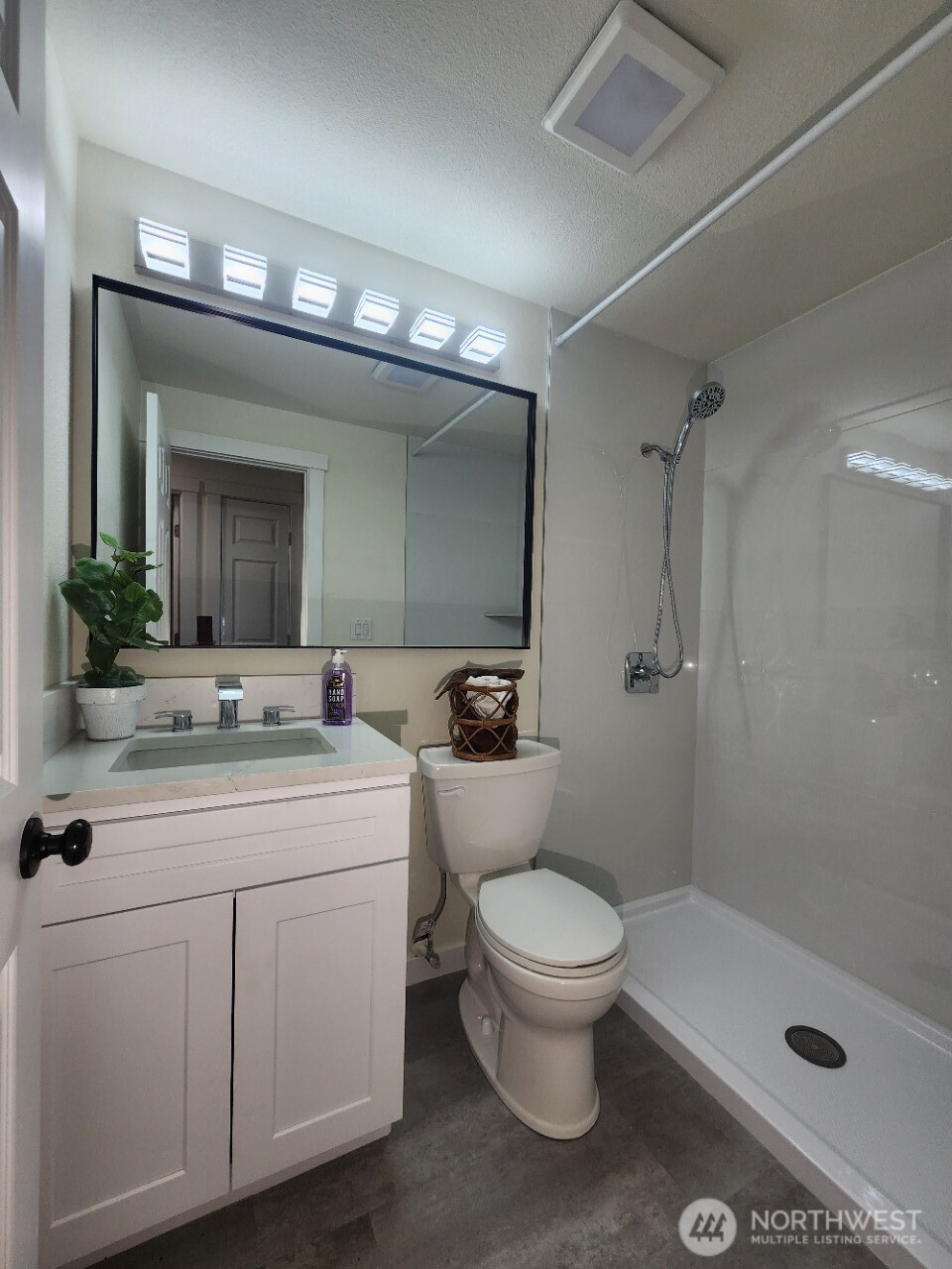 3008 Scenic Drive SE, Auburn, WA 98023