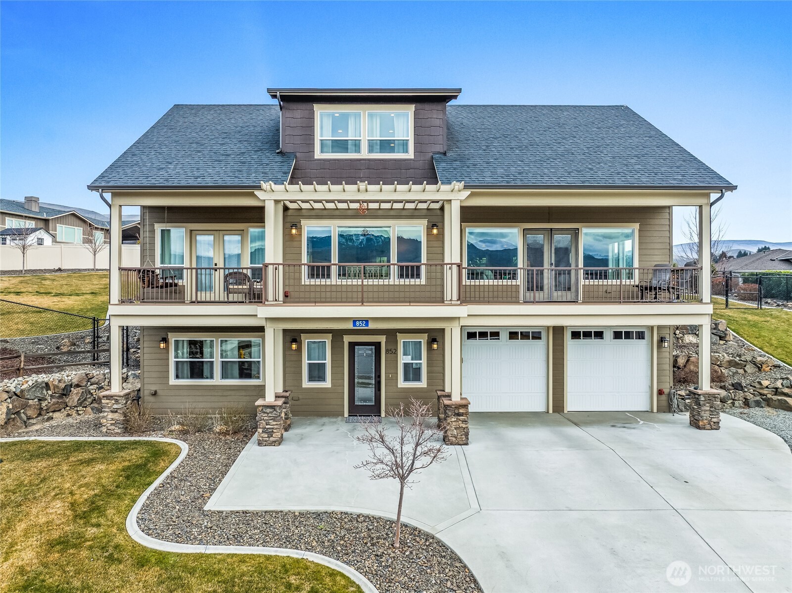 852 Sage Crest Drive , Wenatchee, WA 98801