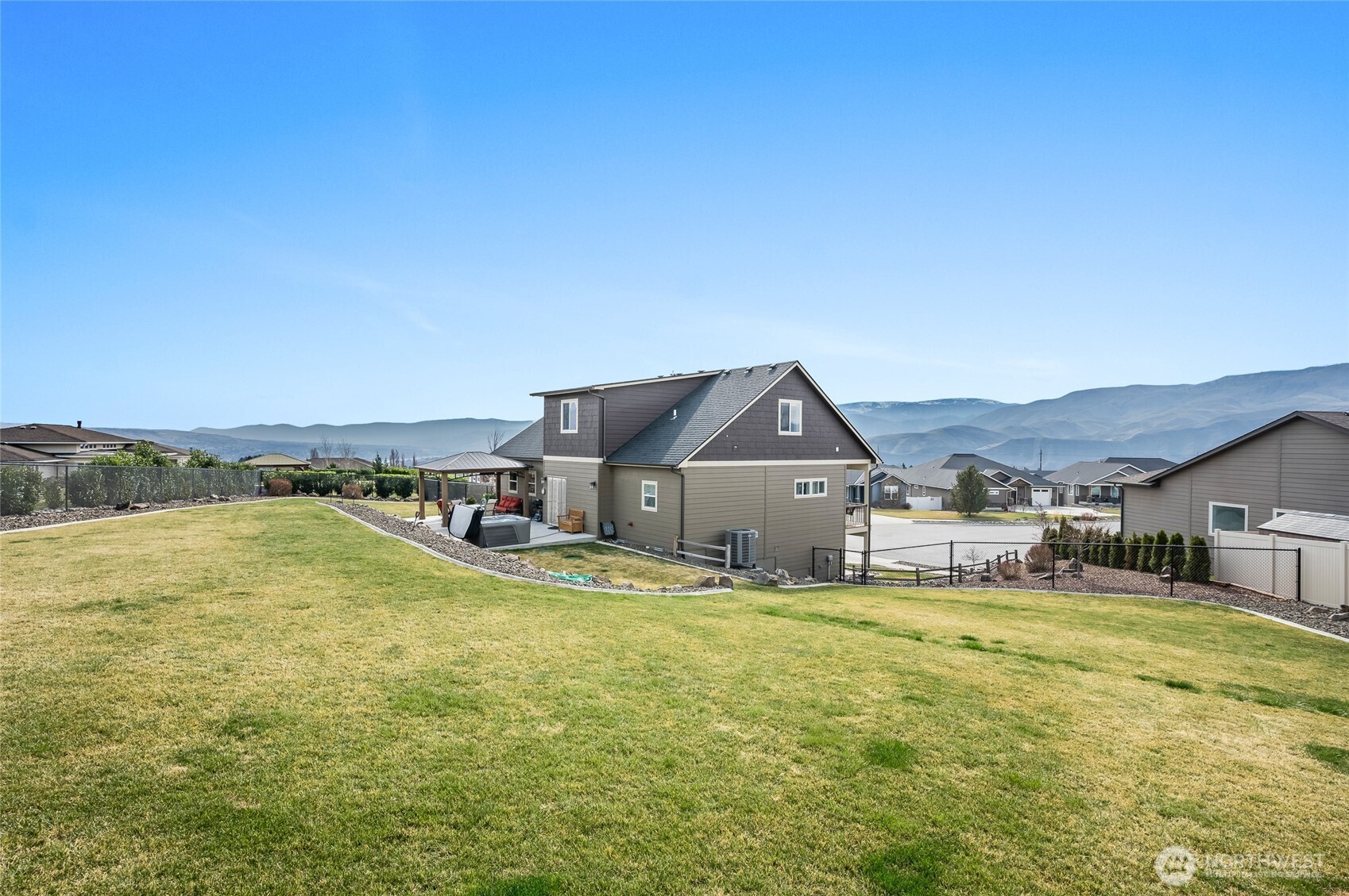 852 Sage Crest Drive , Wenatchee, WA 98801