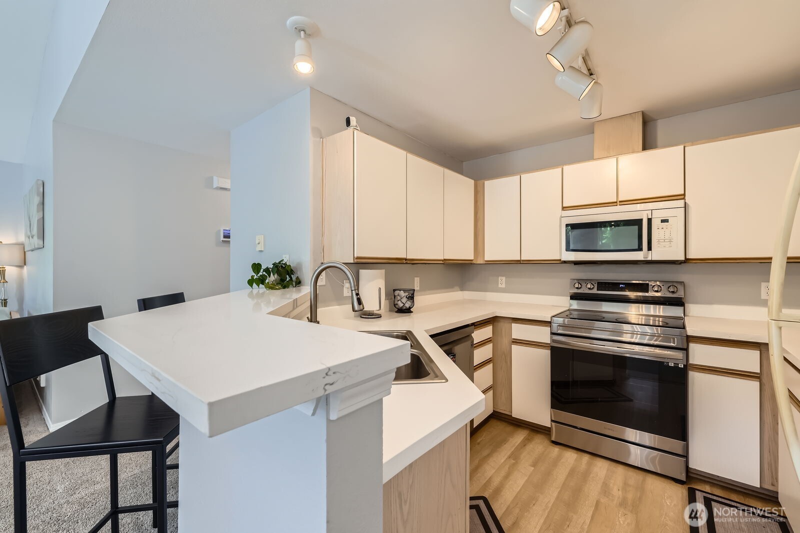 9210 Market Place #F202, Lake Stevens, WA 98258