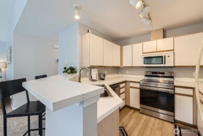 9210 Market Place #F202, Lake Stevens, WA 98258