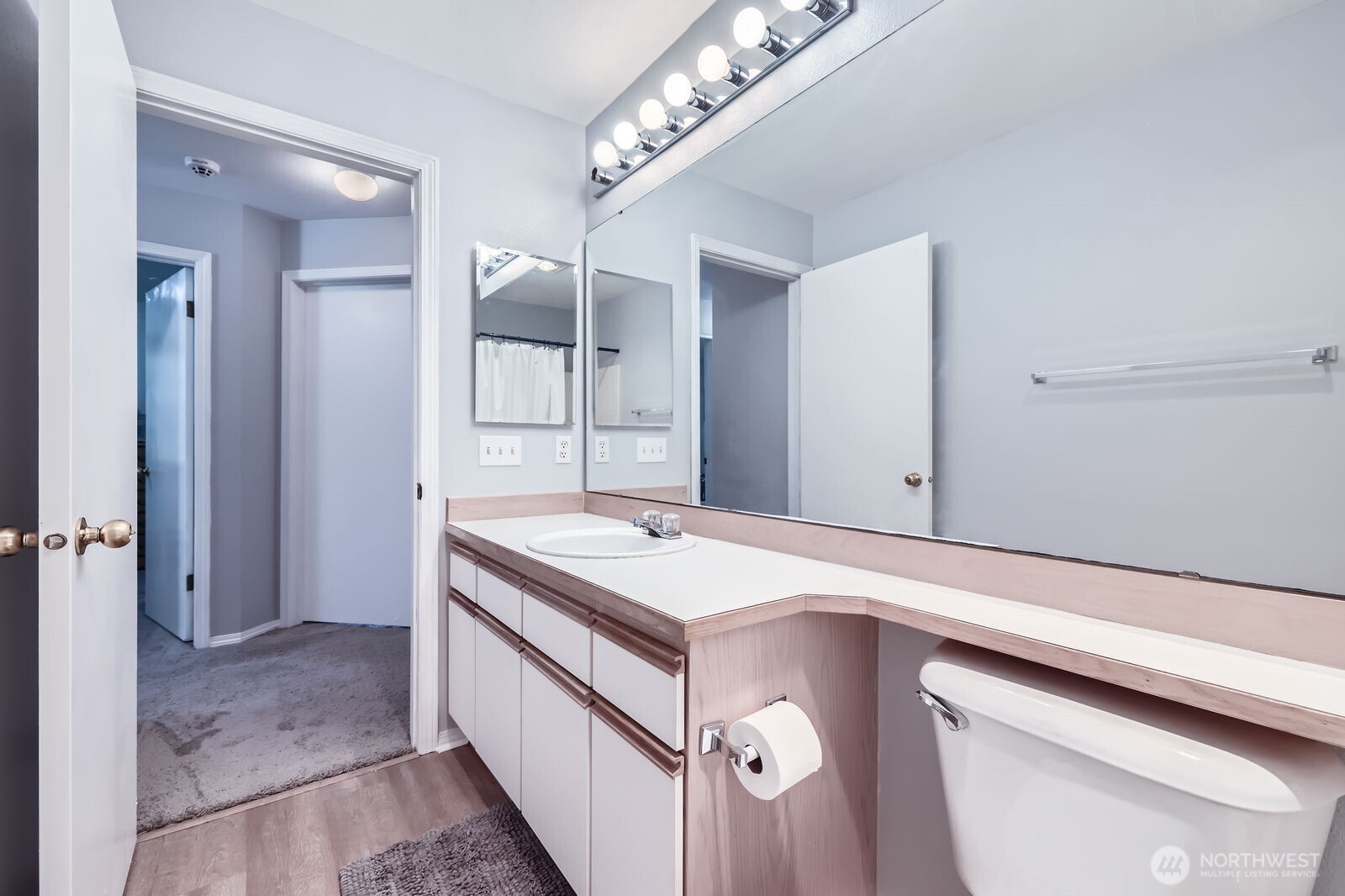 9210 Market Place #F202, Lake Stevens, WA 98258