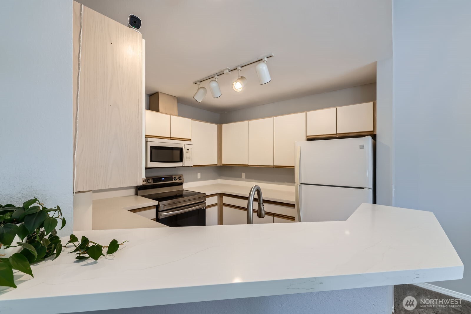 9210 Market Place #F202, Lake Stevens, WA 98258