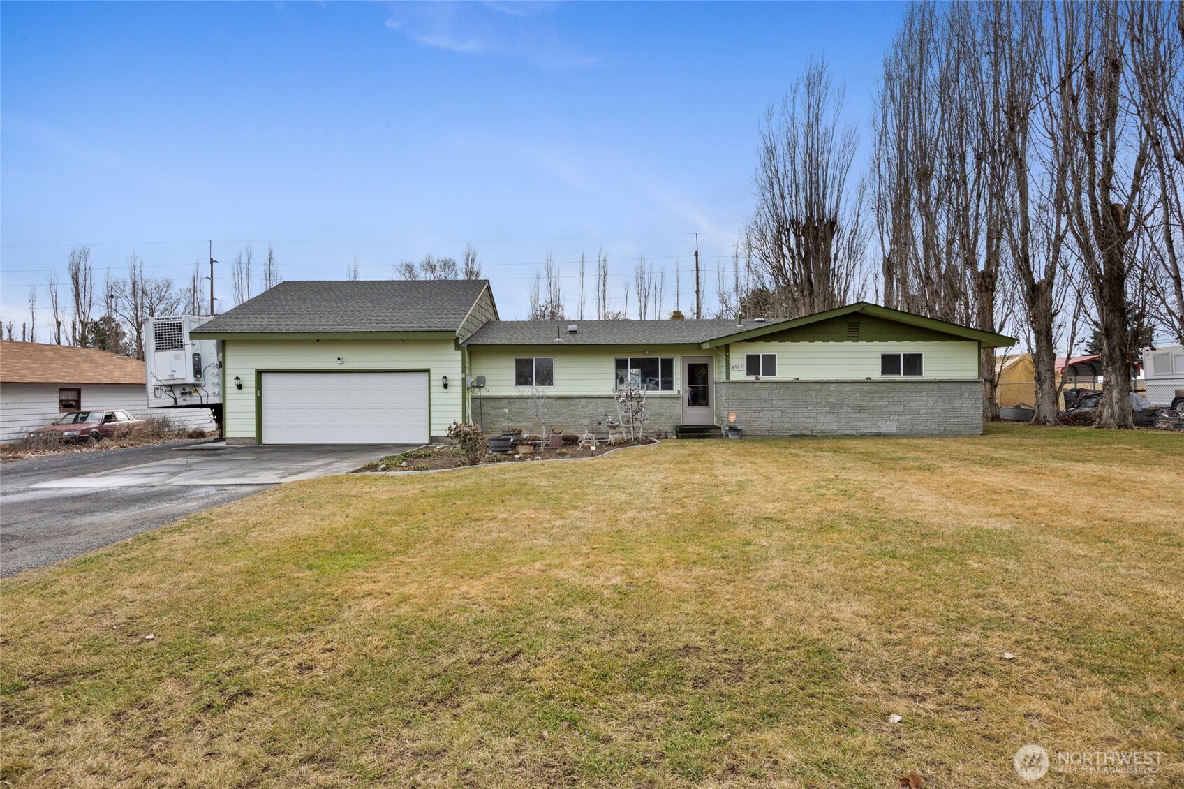 8507 NE Hillcrest Drive , Moses Lake, WA 98837