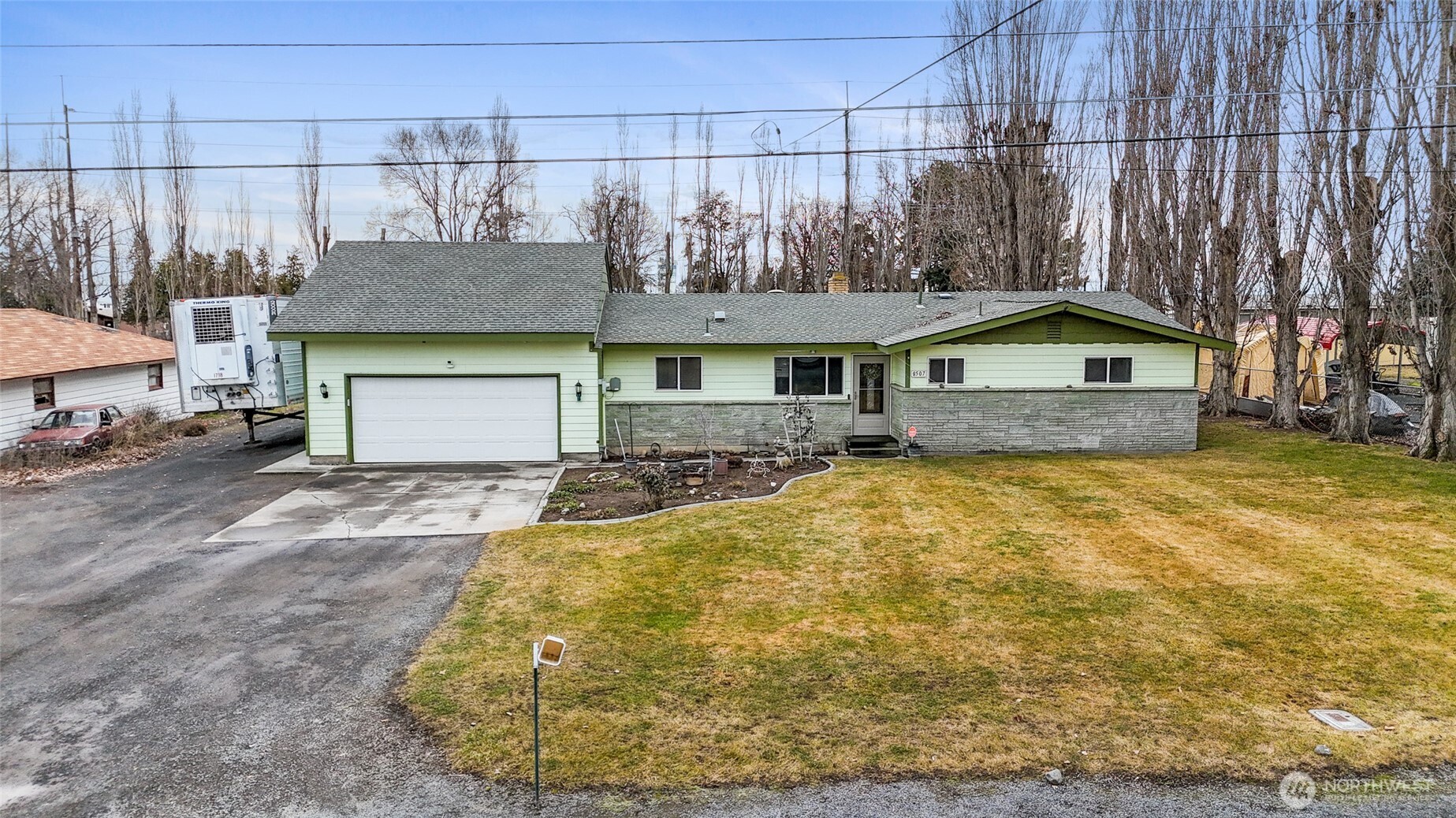 8507 NE Hillcrest Drive , Moses Lake, WA 98837