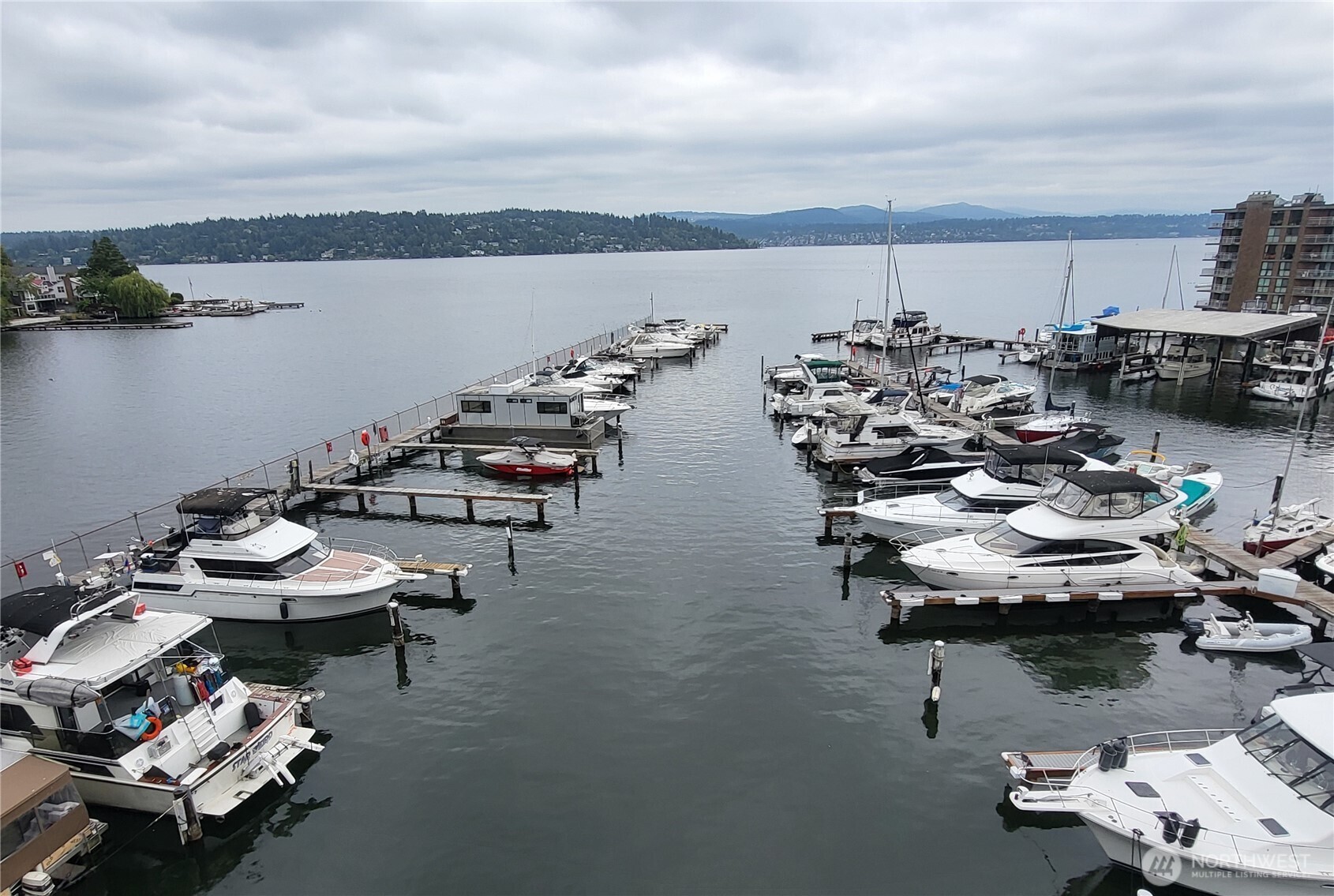 9030 Seward Park Avenue S #513, Seattle, WA 98118