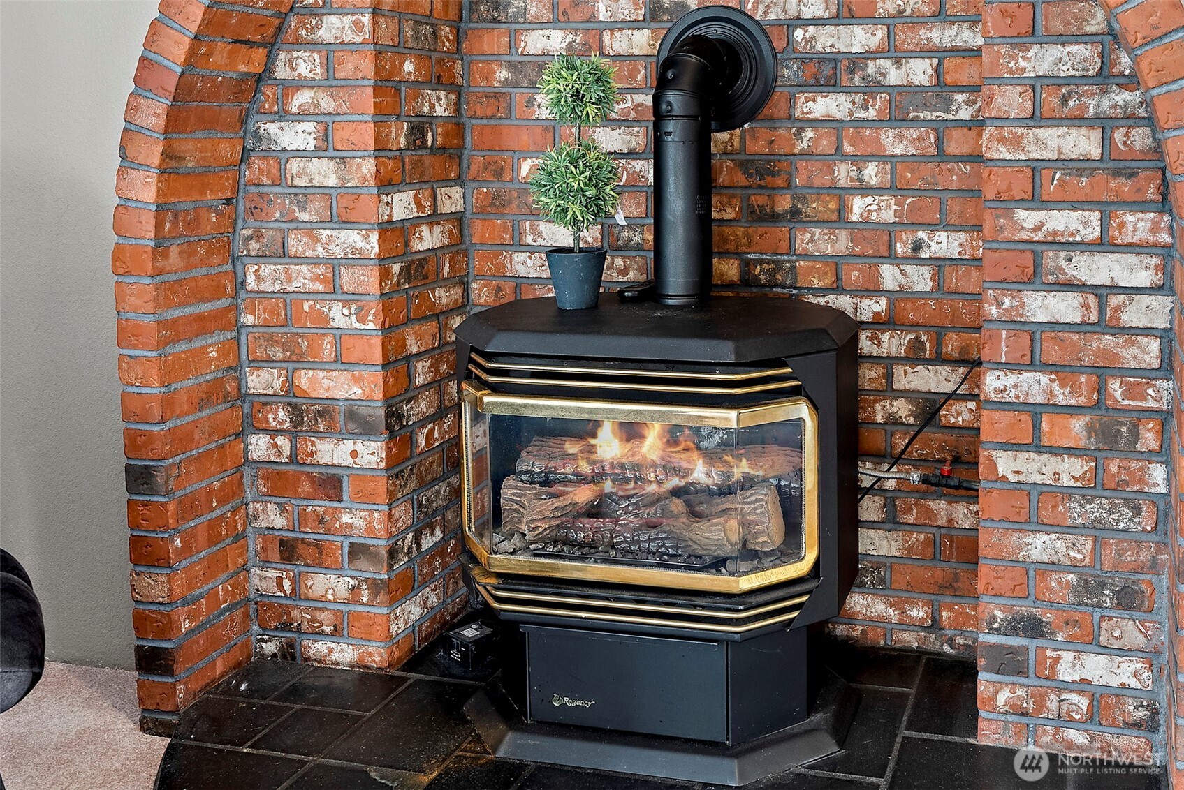 1655 Wheaton Street , Raymond, WA 98577